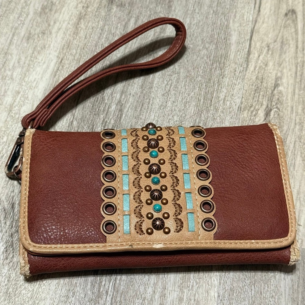 Blazin Roxx Laney‎ Wallet. Some wear but still charming